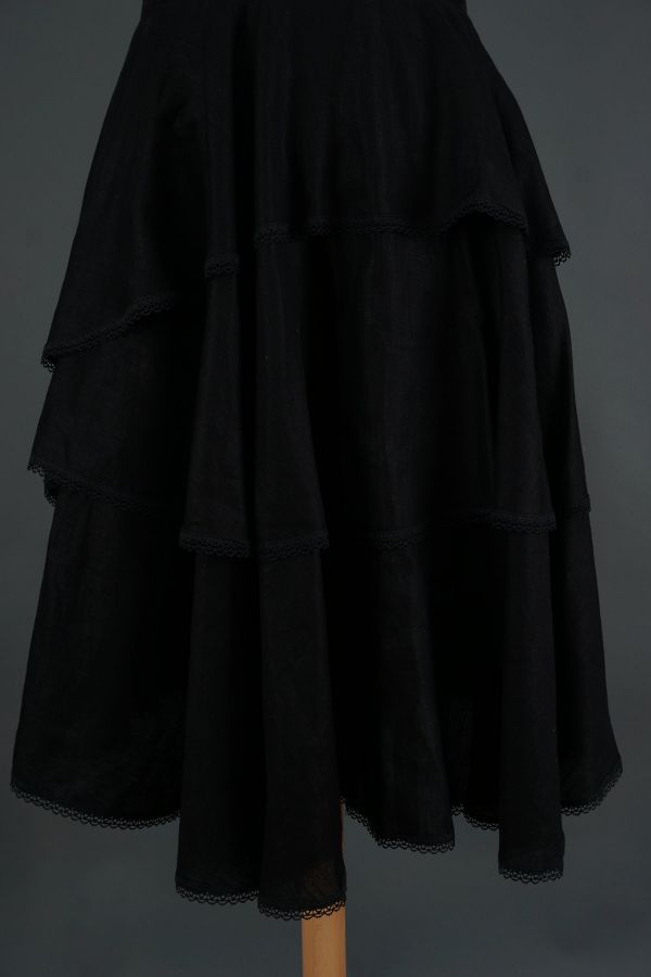 Black skirt in 3 layers Price