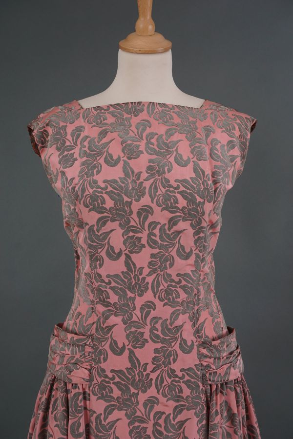 Ružičasta 60s haljina  Cijena