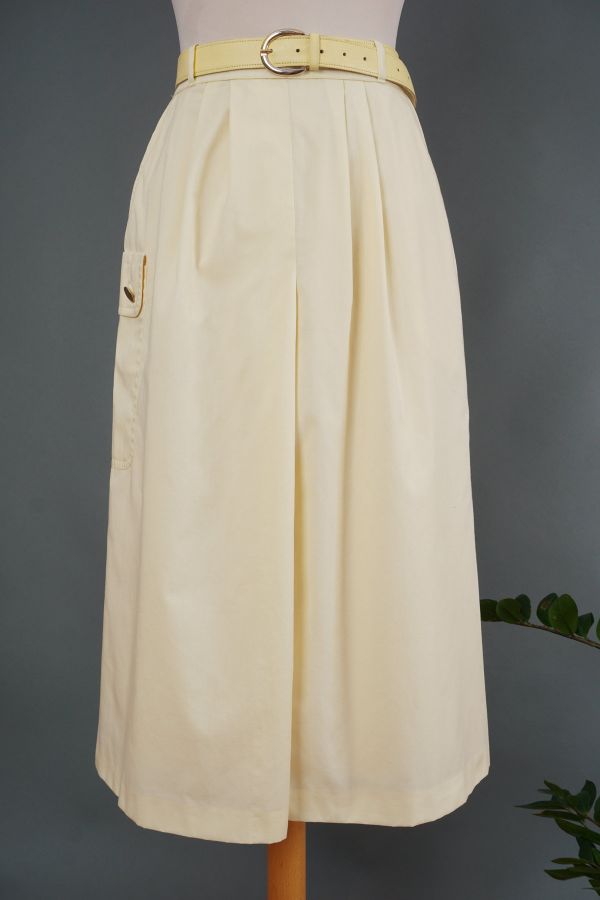 Vanilla color skirt Price