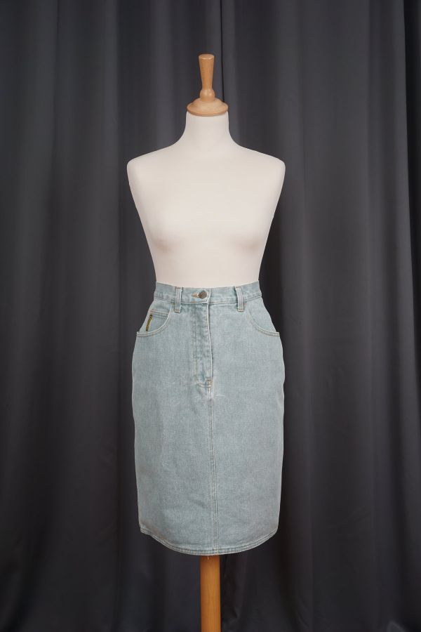 “Armani Jeans” suknja Cijena